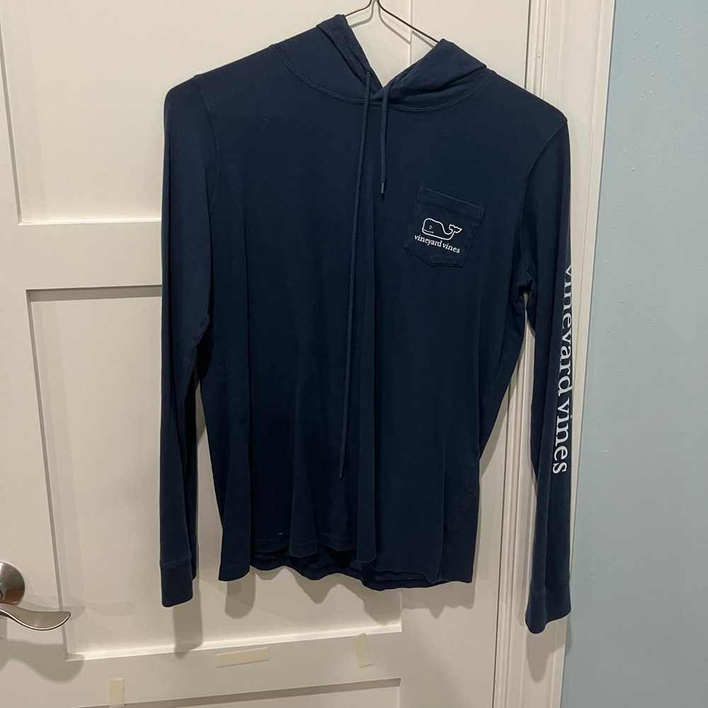 Vineyard Vines thin navy hoodie in size medium.